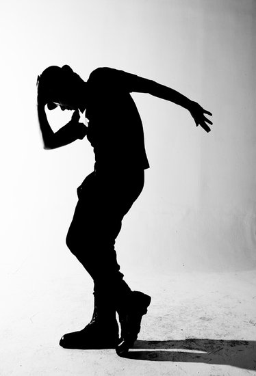 庞龙微博曝霹雳造型 将在演唱会上模仿杰克逊