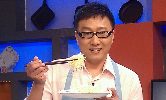 房子斌首度主持《食全食美》 神秘嘉宾捧场