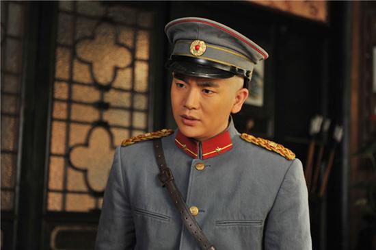 《十月围城》今晚开播 张晓龙演反派健身减压