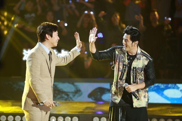 乐评《新歌声》:选导师的歌还是要谨慎