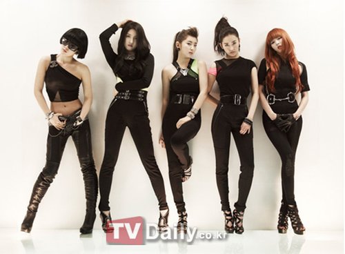4minute凸显完美身材的新造型 将掀起时尚热潮