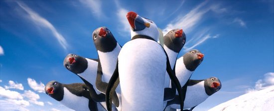 《大脚2》曝内地预告 会飞企鹅引爆南极总动员