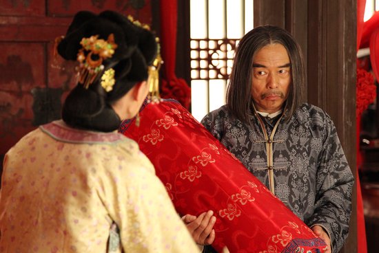 《打狗棍》热拍 张双利“委曲求权为名利”