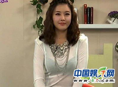 韩国气象女主播透视装上镜惹非议被曝非第一次_