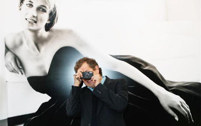 不论你怎么看 但他就是VOGUE十周年封面摄影