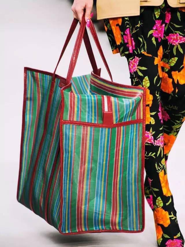 编织袋包又火了 看巴黎世家的今秋潮流新品