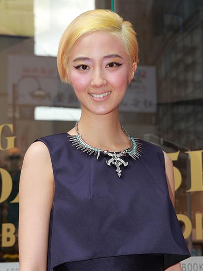 刘雨欣复古黄发新造型 似大上海<em>歌厅舞女</em>_时尚