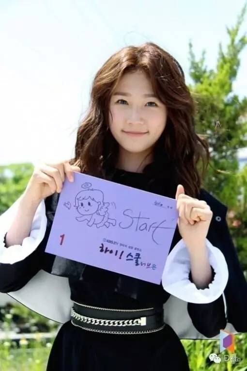 一岁出道九岁走戛纳红毯 她被封“18禁童星专业户”