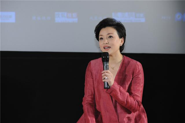 杨澜首次”触电” 公益微电影《我们》献礼母亲节