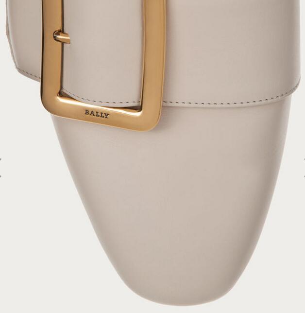 袁姗姗用一双方扣鞋,轻松穿出复古雅痞范儿!