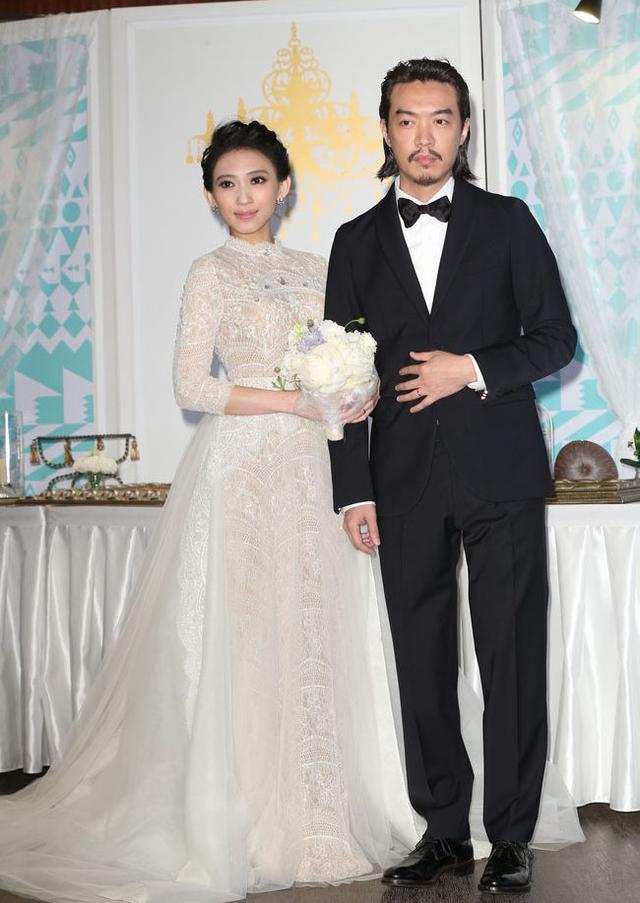视觉 专题27日,戴佩妮与交往六年的摄影师男友西米露举行婚礼,戴佩妮