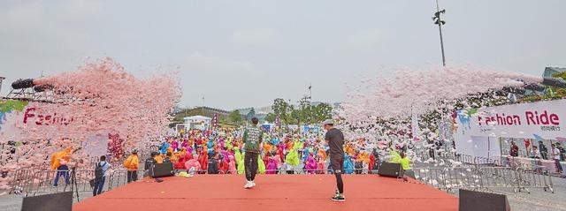 你与时尚 只差一场骑行