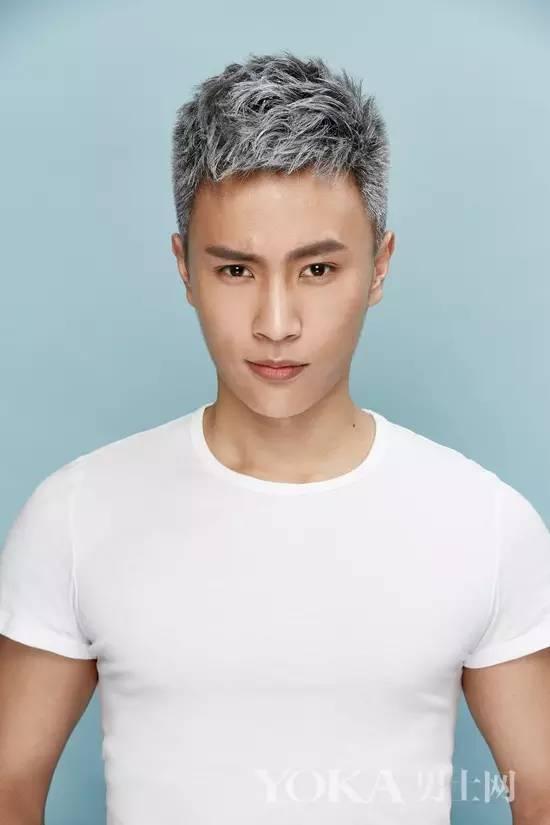 敢不敢试下时尚界最火发色 教你4步抓出奶奶灰