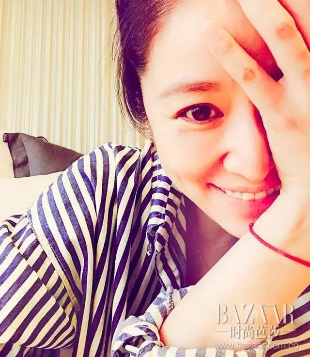 林心如素颜直播化身段子手,芭姐却全程盯着光