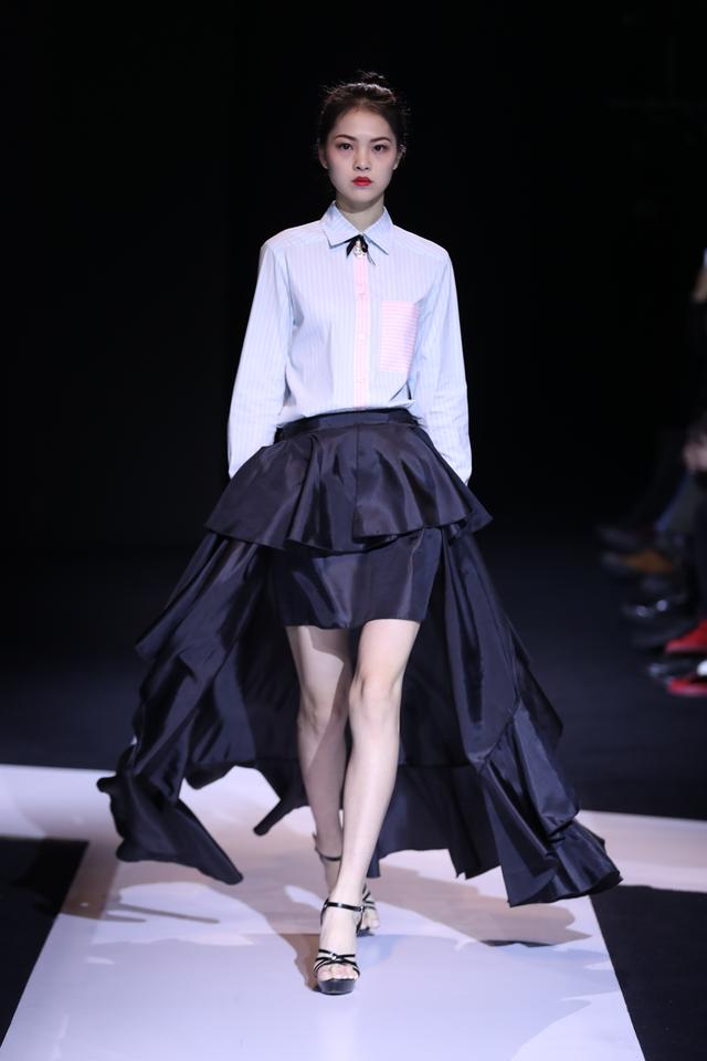 2017哈尔滨时装周14岁设计师演绎浪漫春天气息大秀