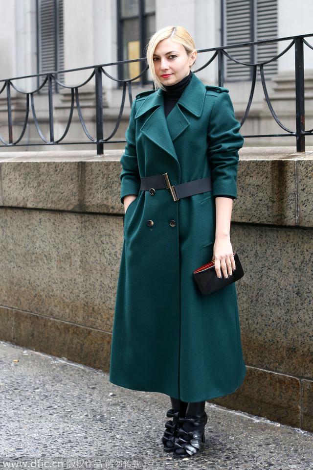 新年应景穿红不如戴绿 One Piece大衣秒变高级