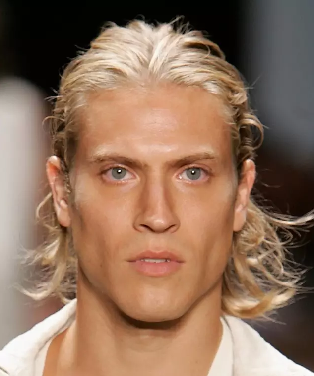 如何在留长发的同时少散发一些大麻味?_时尚