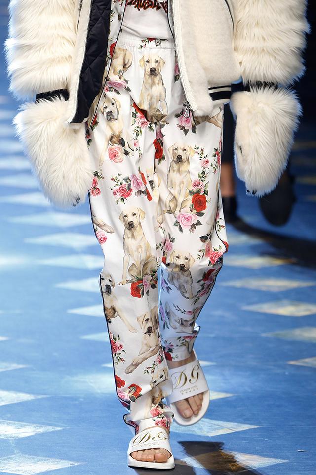 逆天了!澡堂大爷的(tā)拉板儿变黑后的冬冬上