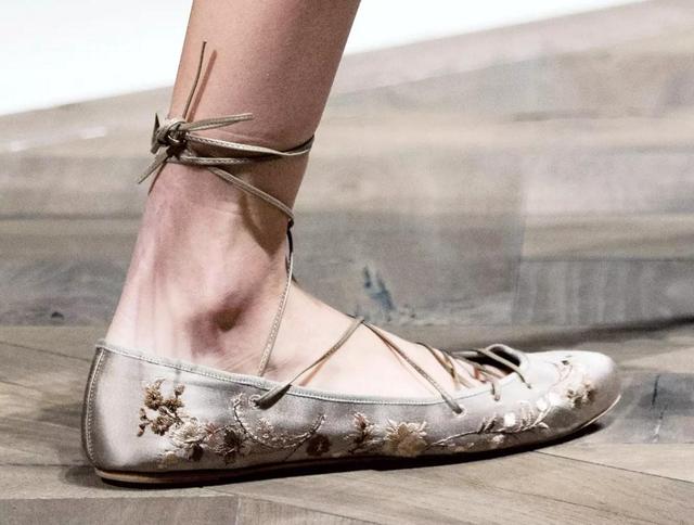 心手心鞋猜成语_看图猜成语(2)