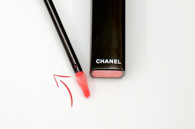 香奈儿唇釉开关在哪里?证明你IQ的时间到了