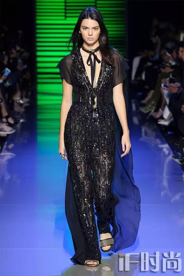 《我爱我家》早就看穿了今年时装周流行的一切