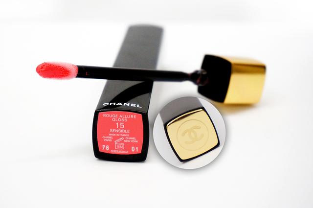 香奈儿唇釉开关在哪里?证明你IQ的时间到了