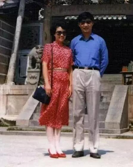 习大大彭麻麻 我的<em>领带</em>是你<em>裙子的颜色</em>_时尚_
