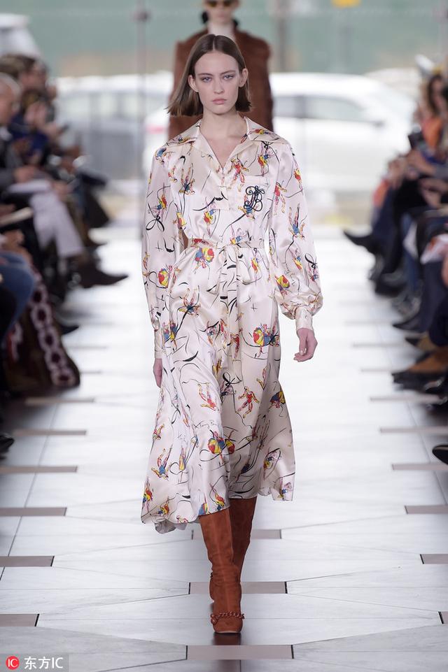 郭碧婷纽约第二天很忙 小仙女去Tory Burch挑选飞升上神的战袍