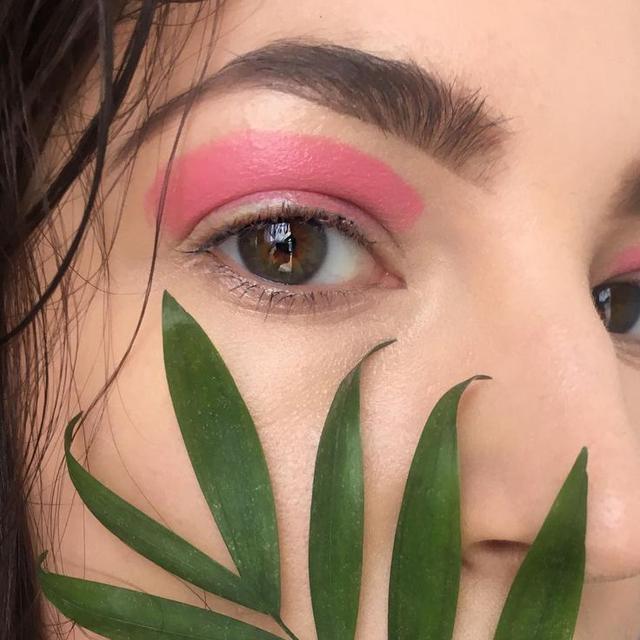 用“五颜六色”对抗肌肤暗沉和痘痘，这样的底妆真是不得了！