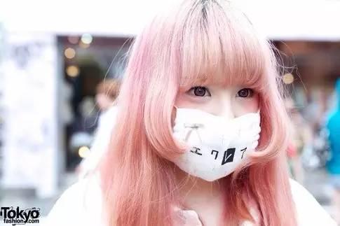 为什么日本的年轻人那么喜欢戴口罩?