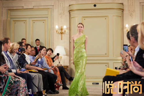 巴黎高定大秀震撼来袭 《悦时尚》引领行业标杆