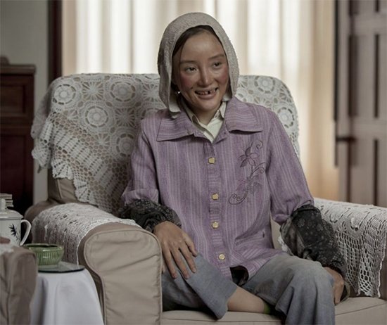 女星豁出去了 李小璐扮村姑范冰冰满脸皱