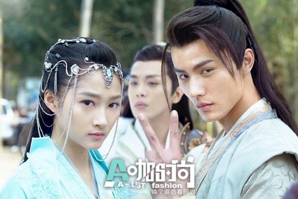 赵丽颖开刷暑期神剧 还珠格格时尚起来吓死你