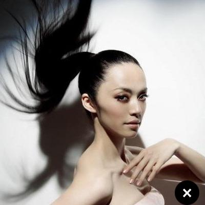 八公举：纽约街头，“粉色马尾Girl”李沁邂逅“Baby碎马尾少女”杨幂