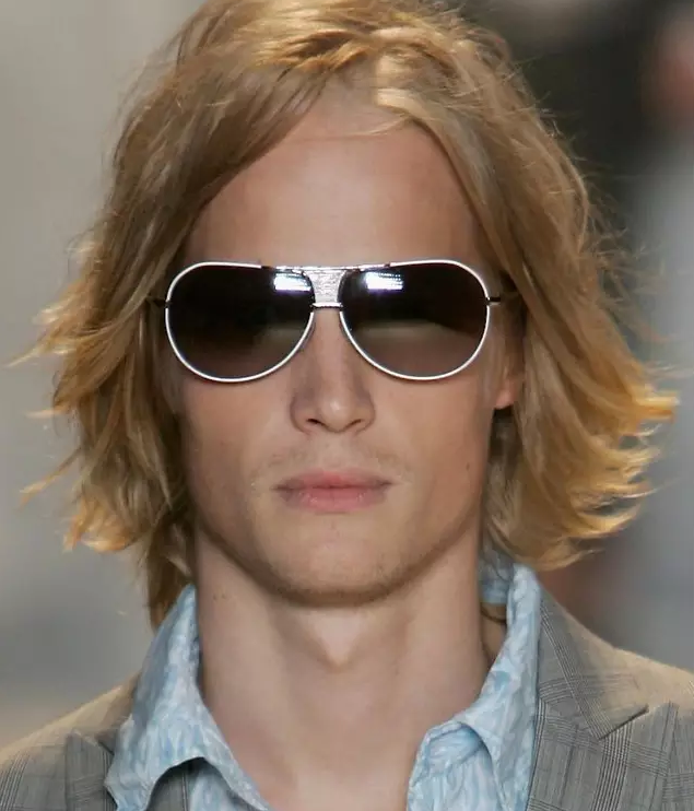 如何在留长发的同时少散发一些大麻味?_时尚