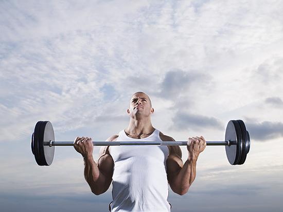 张翰胸肌大过<em>平胸妹</em> 厚实<em>胸</em>背速成指南 _时尚