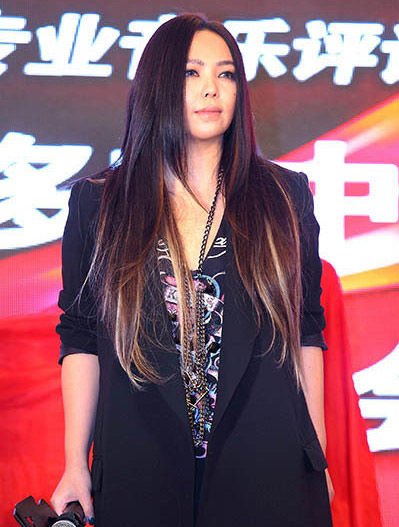 张惠妹可是,据台湾某周刊微博爆料,称其接到读者爆料发现张惠妹找中医