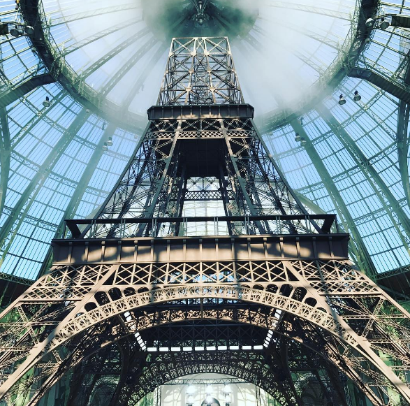 名媛都使出洪荒之力,为了能登上这座香奈儿铁