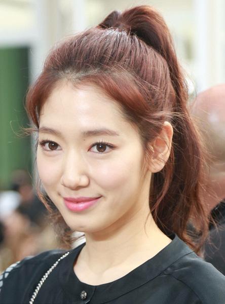 八公举：纽约街头，“粉色马尾Girl”李沁邂逅“Baby碎马尾少女”杨幂