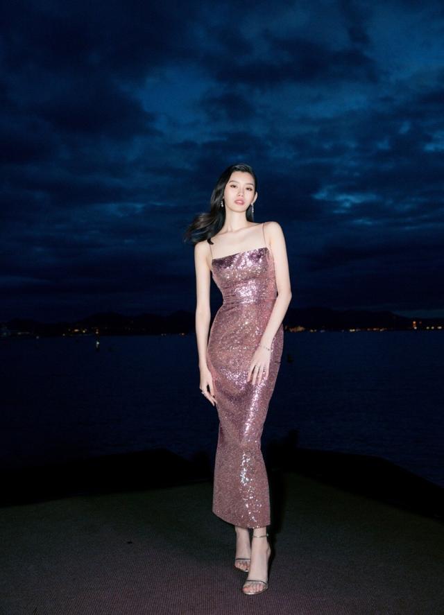 Ming媚动人--奚梦瑶复古人鱼红毯妆,你值得拥有