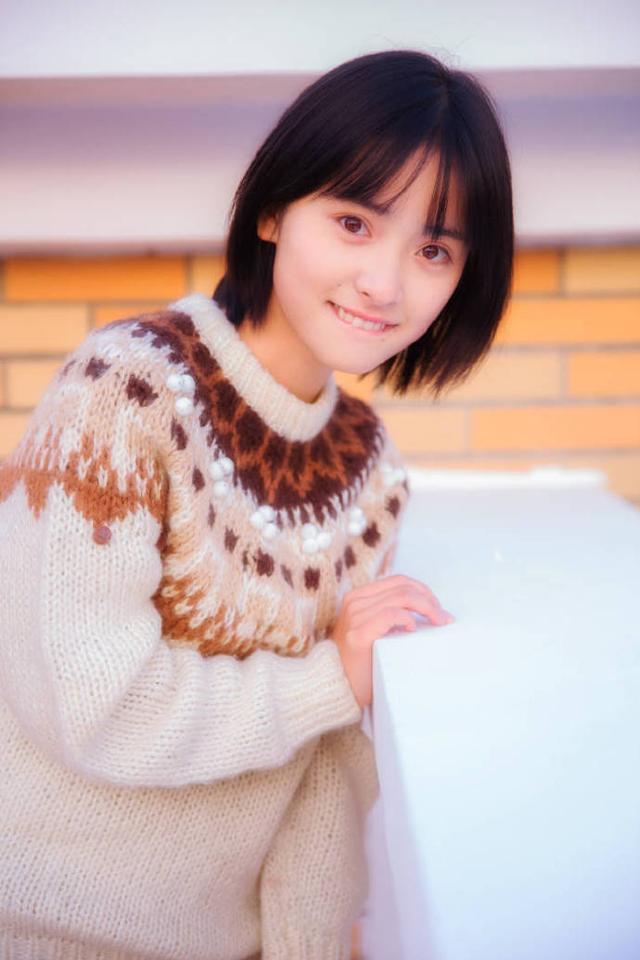 沈月绝对是学生党的穿衣典范!休闲日系且不说，初恋脸更美呆_时尚_腾讯网