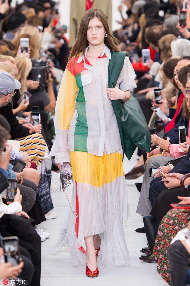 跟着刘诗诗一起真丝shirt 让你美的很高级