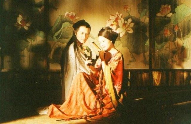 入流:穿越古代 最时髦的人夏天穿什么?