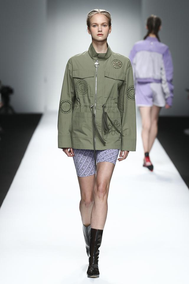 上海时装周报道|解读自我空间 KYE 探索生活的新风貌