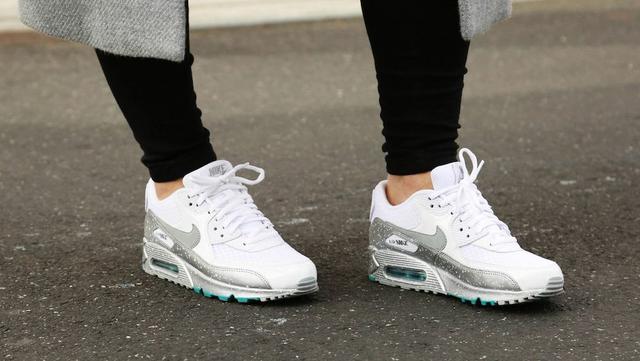 当你不知道要穿什么的时候,穿运动鞋