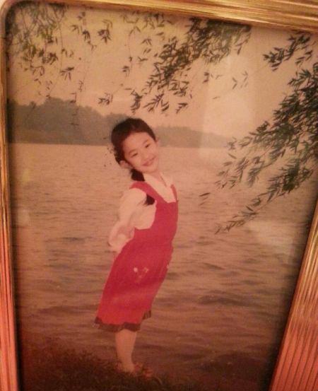 惊呆众人！刘亦菲竟是其家族中最丑的一个