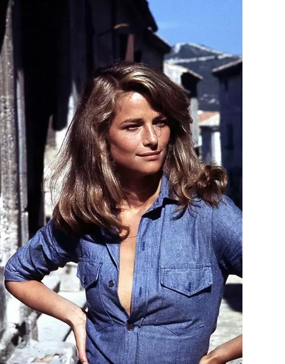 你是否也有这样一件牛仔,记录了那些年经历过的破事儿?