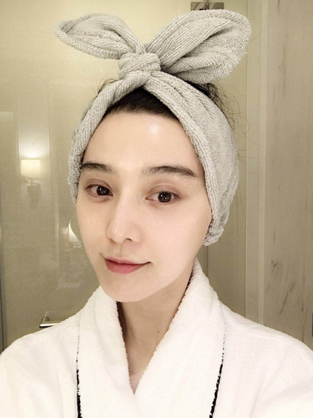 八公举:唐嫣林允关晓彤都开始晒素颜?没有天生美颜也可以有张伪素颜嘛!_时尚