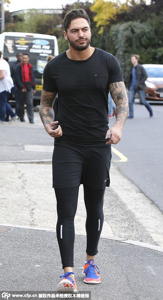 别说你还穿白球鞋 花式运动才算Chic