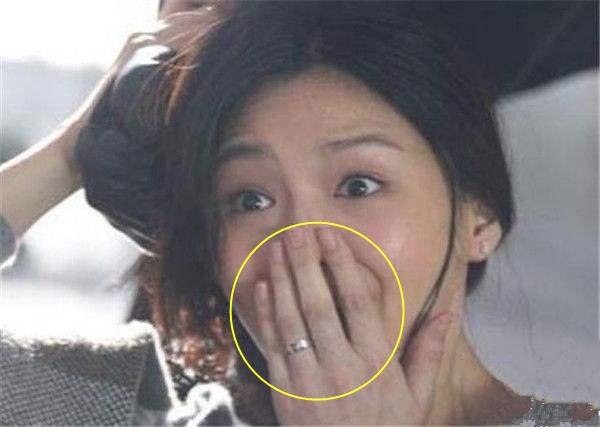 八公举：这些颜值超高的明星手到没人看？选对正确的甲形你也能告别“香蕉手”